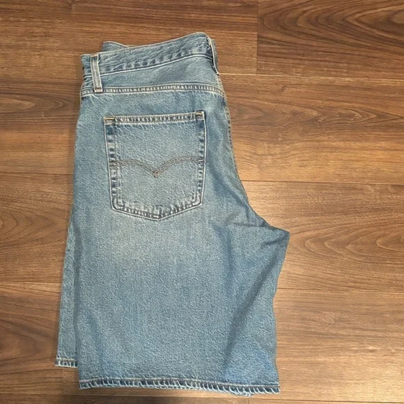 Levi’s Premium Women’s Baggy Dad Jorts size 31 - Picture 2 of 5